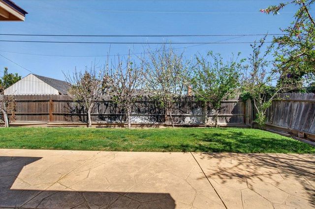 1300 Mesa Drive, Hollister, CA 95023