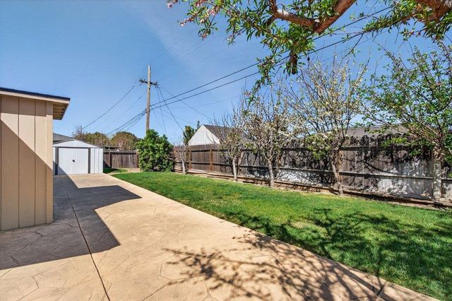 1300 Mesa Drive, Hollister, CA 95023