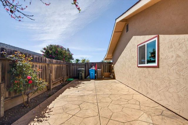 1300 Mesa Drive, Hollister, CA 95023