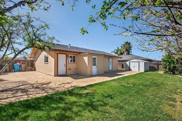 1300 Mesa Drive, Hollister, CA 95023