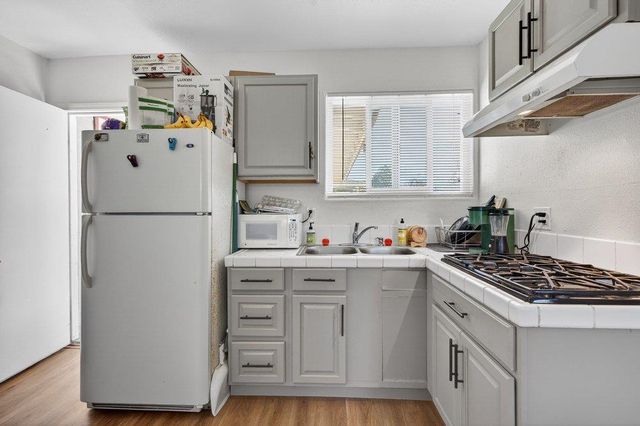 1300 Mesa Drive, Hollister, CA 95023