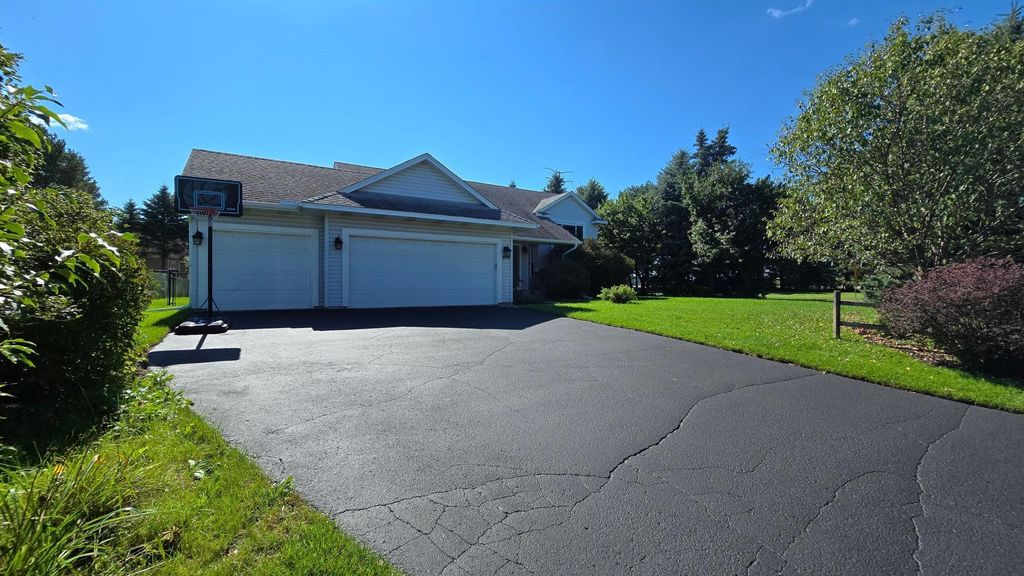 1568 140th Lane NW, Andover, MN 55304