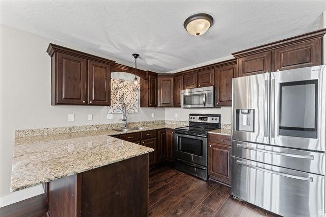 2064 S ORCHARD DR, Bountiful, UT 84010
