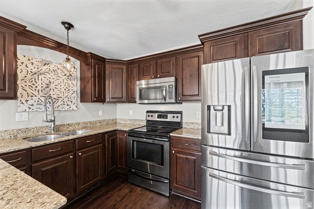 2064 S ORCHARD DR, Bountiful, UT 84010