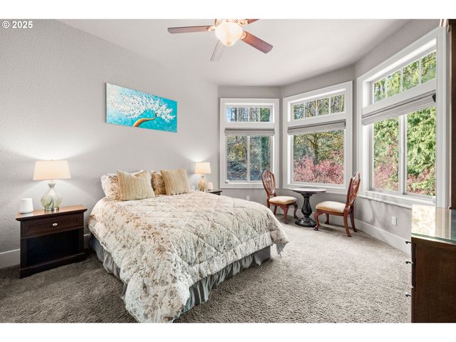 8842 Nw RYAN St, Portland, OR 97229