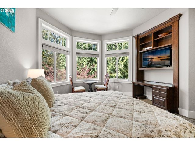 8842 Nw RYAN St, Portland, OR 97229