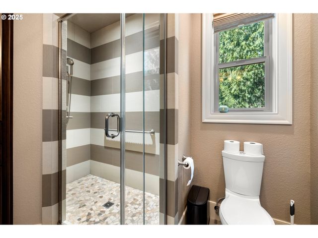 8842 Nw RYAN St, Portland, OR 97229