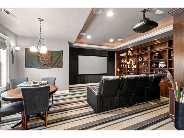 8842 Nw RYAN St, Portland, OR 97229