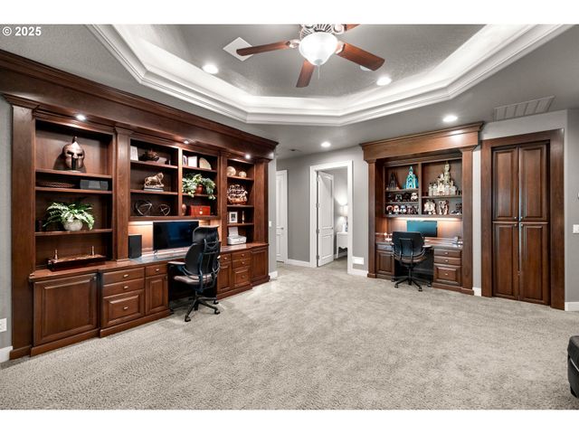 8842 Nw RYAN St, Portland, OR 97229