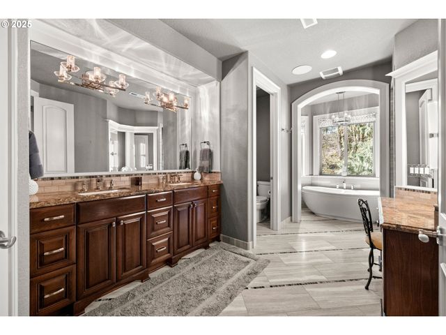 8842 Nw RYAN St, Portland, OR 97229