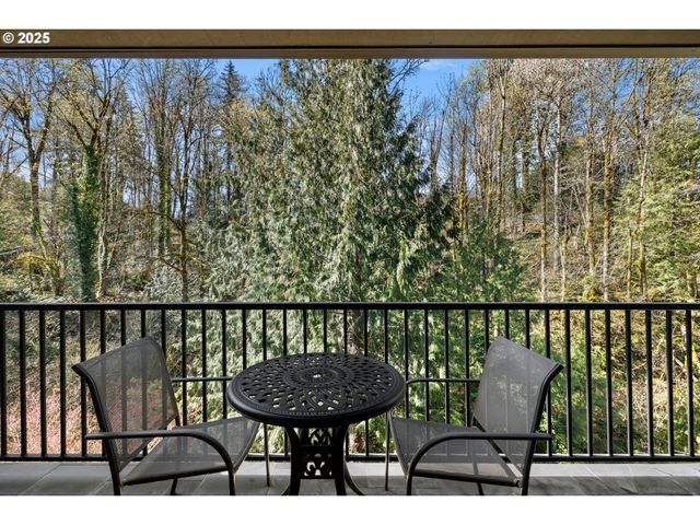 8842 Nw RYAN St, Portland, OR 97229