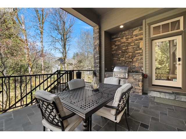 8842 Nw RYAN St, Portland, OR 97229