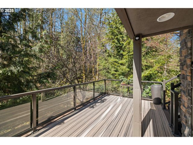 8842 Nw RYAN St, Portland, OR 97229