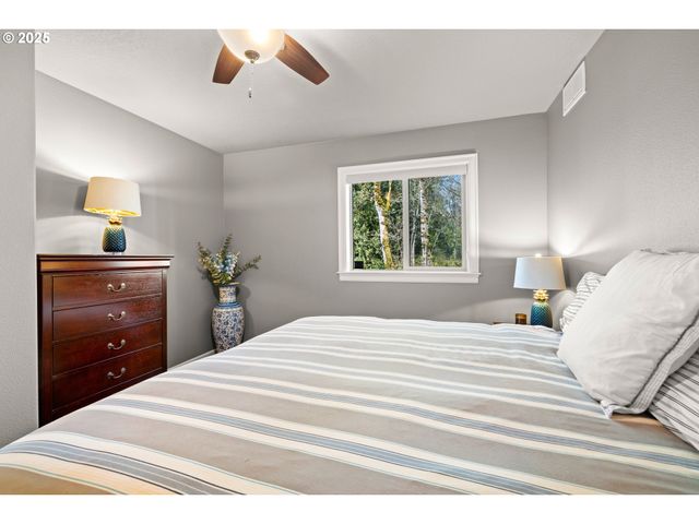 8842 Nw RYAN St, Portland, OR 97229