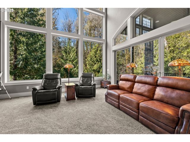 8842 Nw RYAN St, Portland, OR 97229