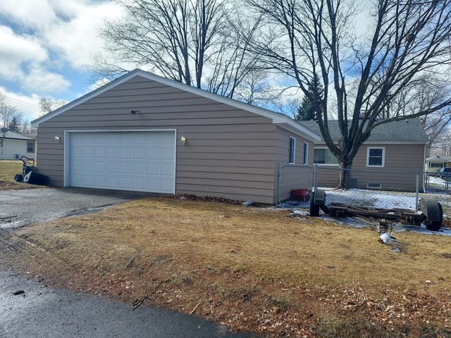 842 28th Avenue N, Saint Cloud, MN 56303