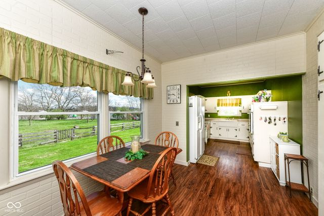 4260 S Ridgeview Road, Anderson, IN 46013