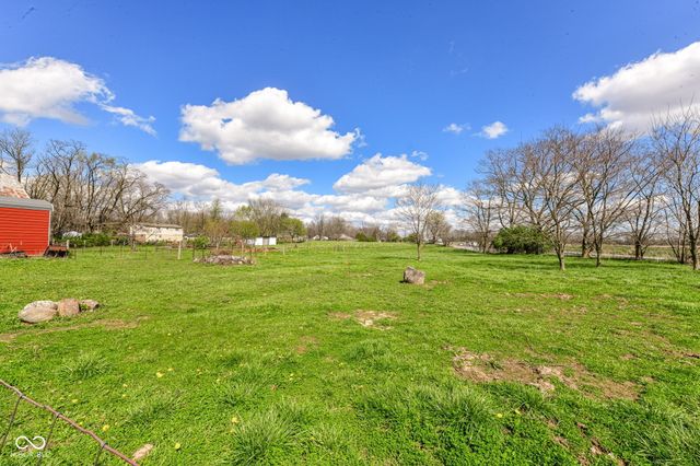 4260 S Ridgeview Road, Anderson, IN 46013