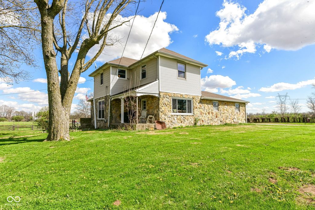 4260 S Ridgeview Road, Anderson, IN 46013