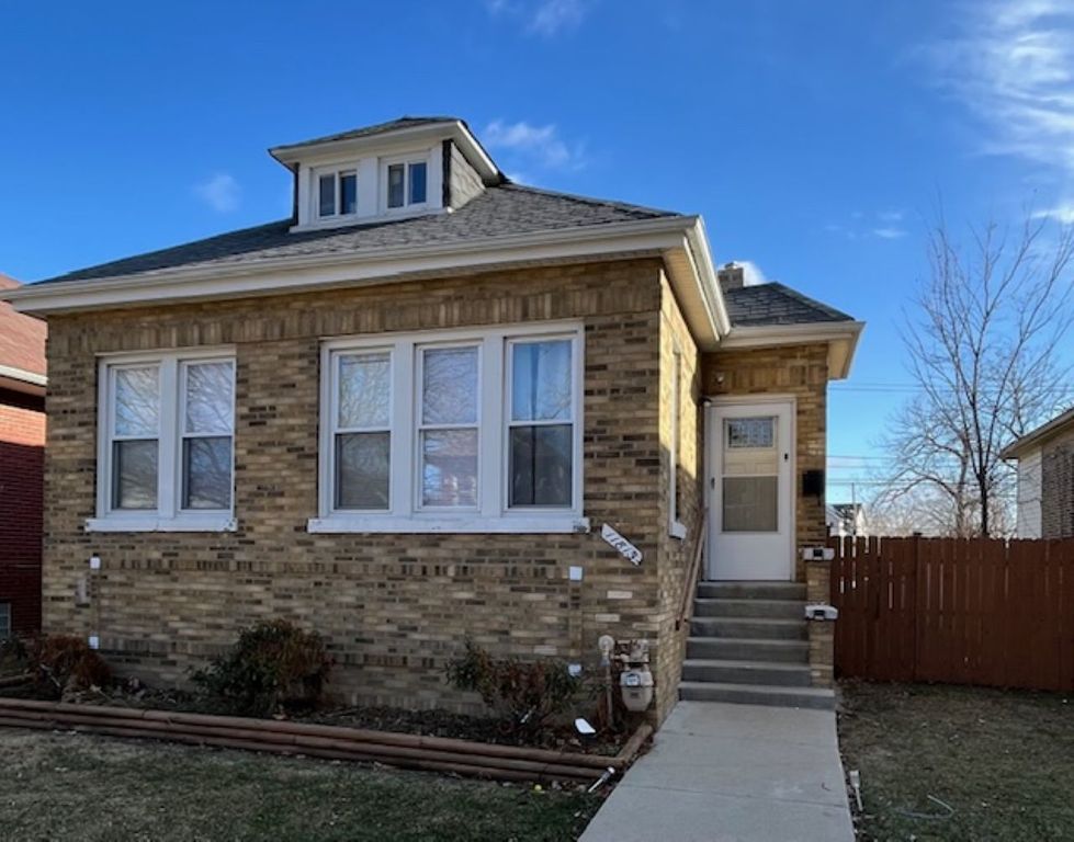 11815 S Hale Avenue, Chicago, IL 60643