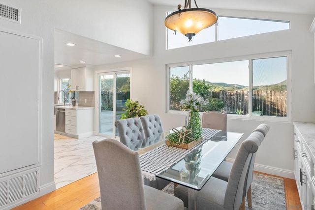 6868 Deer Hollow, San Diego, CA 92120