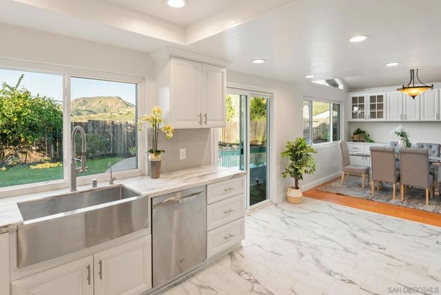 6868 Deer Hollow, San Diego, CA 92120