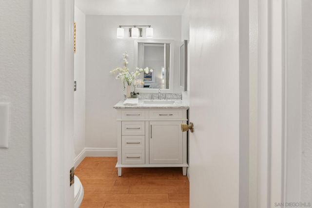 6868 Deer Hollow, San Diego, CA 92120