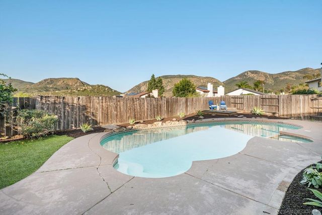 6868 Deer Hollow, San Diego, CA 92120