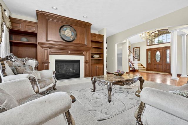 8224 GOLF COURSE DRIVE, Neenah, WI 54956