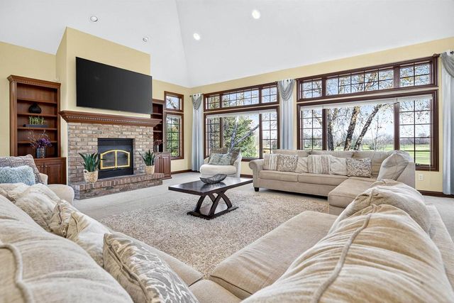 8224 GOLF COURSE DRIVE, Neenah, WI 54956