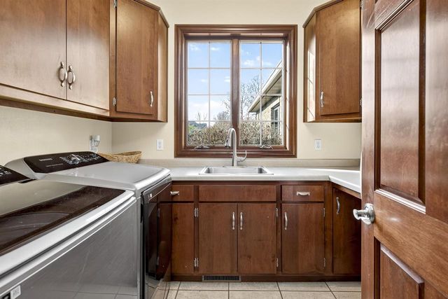 8224 GOLF COURSE DRIVE, Neenah, WI 54956