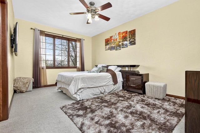 8224 GOLF COURSE DRIVE, Neenah, WI 54956