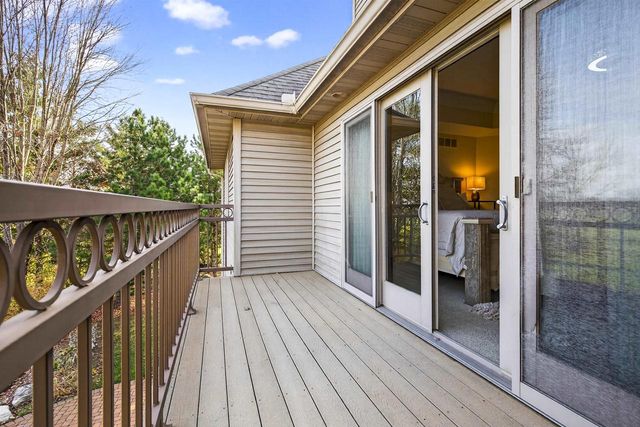 8224 GOLF COURSE DRIVE, Neenah, WI 54956