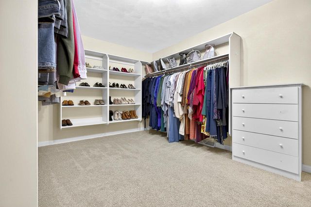 8224 GOLF COURSE DRIVE, Neenah, WI 54956