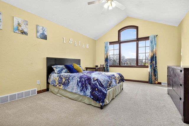 8224 GOLF COURSE DRIVE, Neenah, WI 54956