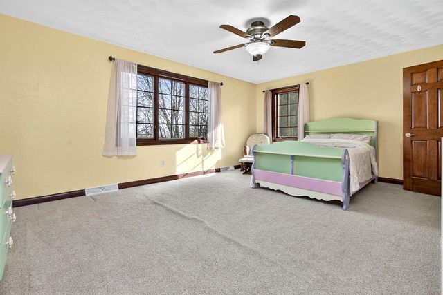 8224 GOLF COURSE DRIVE, Neenah, WI 54956