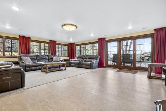 8224 GOLF COURSE DRIVE, Neenah, WI 54956