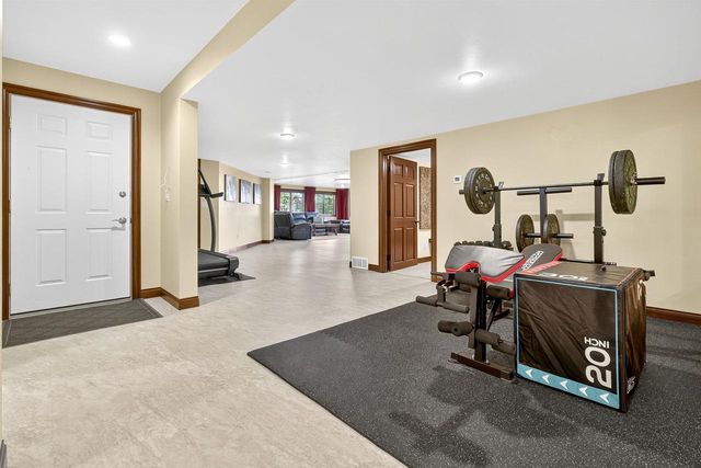 8224 GOLF COURSE DRIVE, Neenah, WI 54956