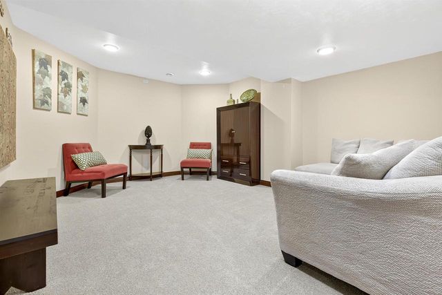 8224 GOLF COURSE DRIVE, Neenah, WI 54956