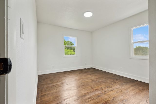 2709 Madison Avenue, Des Moines, IA 50310