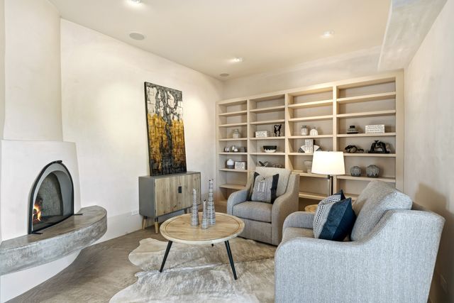 84 Paseo De Aguila, Santa Fe, NM 87506