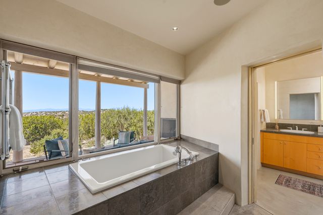 84 Paseo De Aguila, Santa Fe, NM 87506