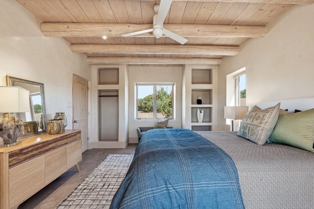84 Paseo De Aguila, Santa Fe, NM 87506