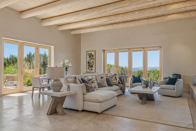 84 Paseo De Aguila, Santa Fe, NM 87506