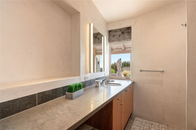 84 Paseo De Aguila, Santa Fe, NM 87506