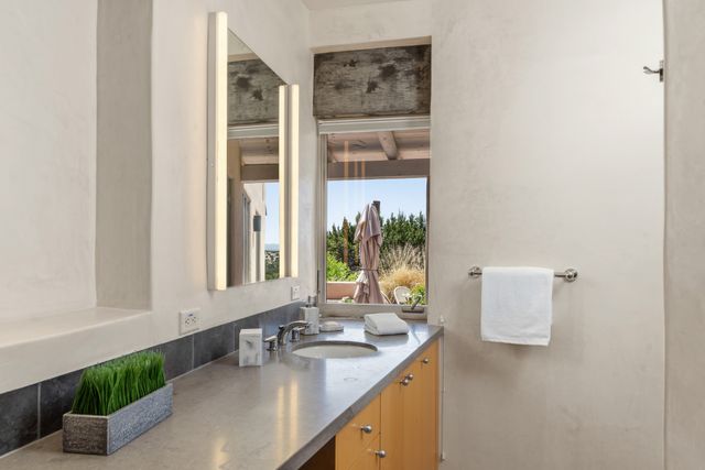 84 Paseo De Aguila, Santa Fe, NM 87506