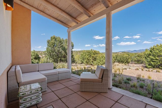 84 Paseo De Aguila, Santa Fe, NM 87506