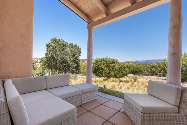 84 Paseo De Aguila, Santa Fe, NM 87506
