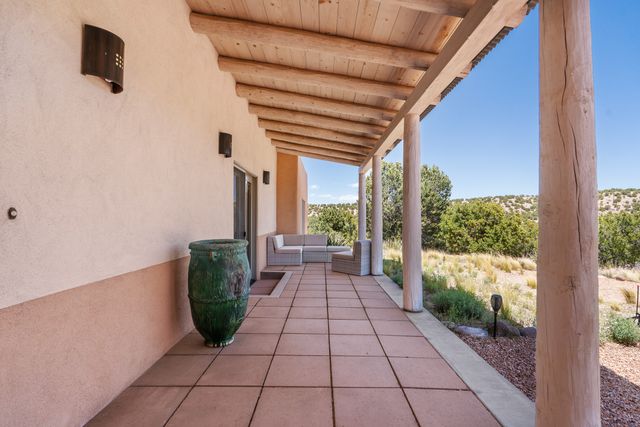 84 Paseo De Aguila, Santa Fe, NM 87506