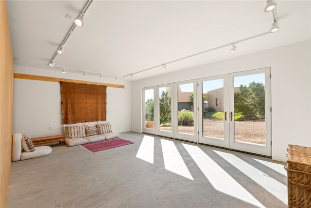 84 Paseo De Aguila, Santa Fe, NM 87506